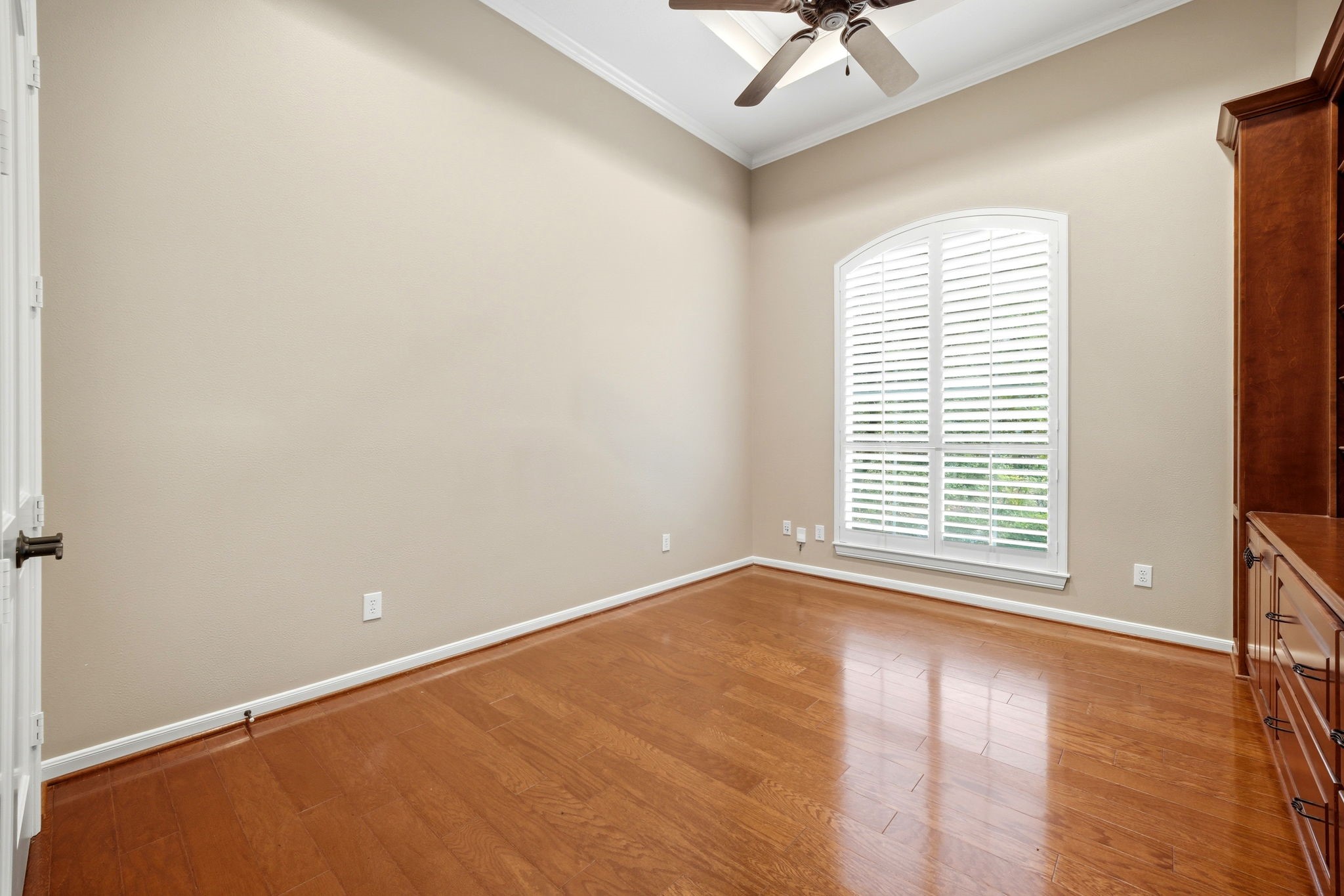 3907 North Rondelet Drive Spring, TX 77386 - Photo 38 of 50 Bedroom #4 located in the front of the home, could b used as secondary office, craft room, or a flex space