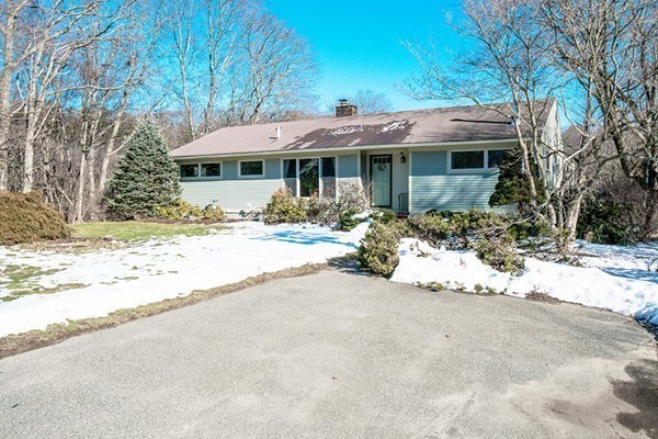 129 Main Street Topsfield, MA 01983 - Photo 3 of 24 Gallery Image 3