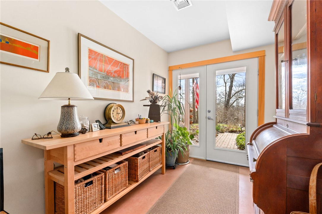 60 April Lane Tiverton, RI 02878 - Photo 5 of 43