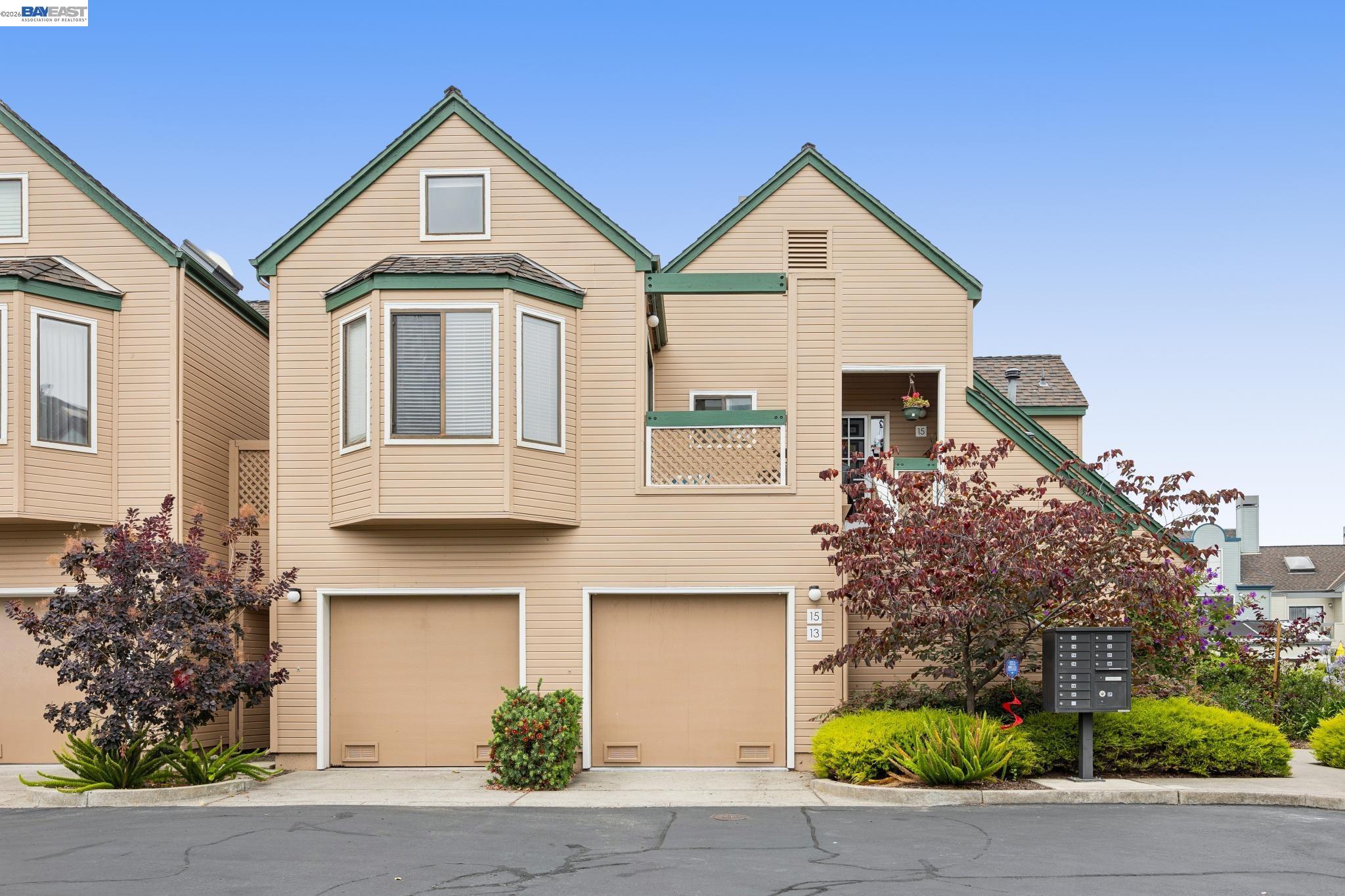 13 Regulus Court Alameda, CA 94501 - Photo 2 of 3