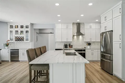 $1,950,000 | 750 Sand Pine Drive Northeast, St. Petersburg, FL 33703