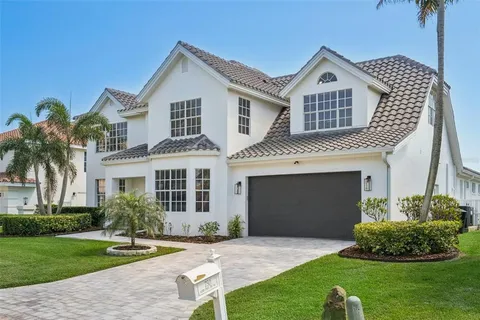 $1,950,000 | 750 Sand Pine Drive Northeast, St. Petersburg, FL 33703