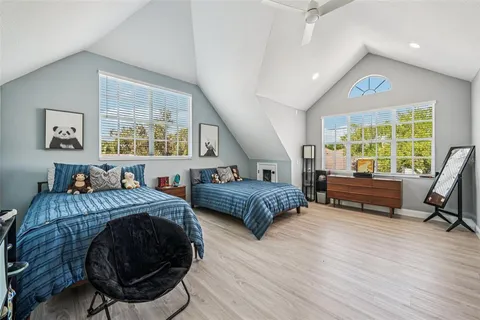 $1,950,000 | 750 Sand Pine Drive Northeast, St. Petersburg, FL 33703