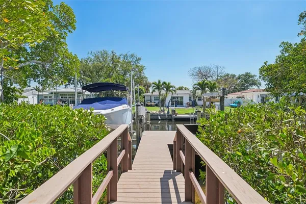 $1,950,000 | 750 Sand Pine Drive Northeast, St. Petersburg, FL 33703