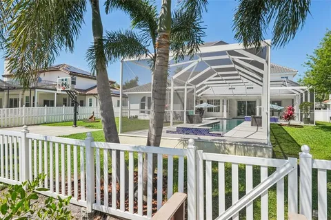 $1,950,000 | 750 Sand Pine Drive Northeast, St. Petersburg, FL 33703