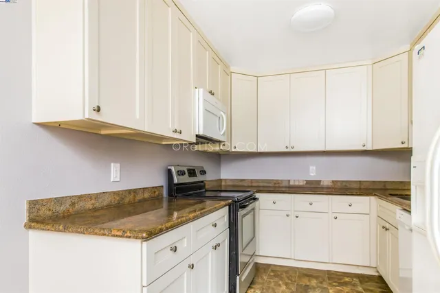 $999,000 | 2105 48th Avenue, Oakland, CA 94601