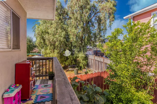 $999,000 | 2105 48th Avenue, Oakland, CA 94601