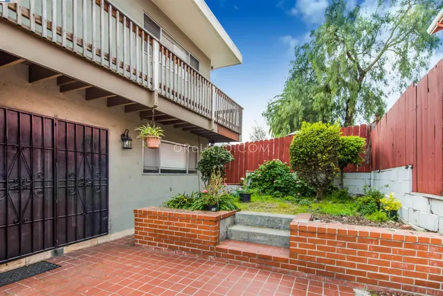 $999,000 | 2105 48th Avenue, Oakland, CA 94601