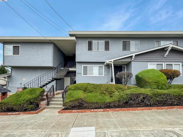 $999,000 | 2105 48th Avenue, Oakland, CA 94601