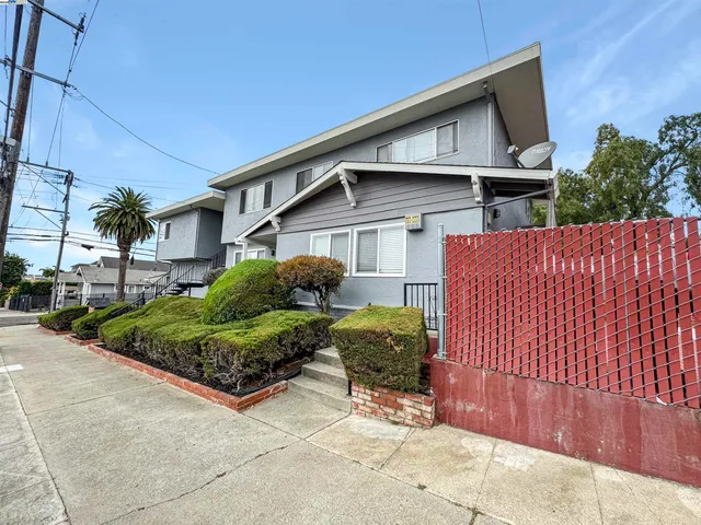 $999,000 | 2105 48th Avenue, Oakland, CA 94601