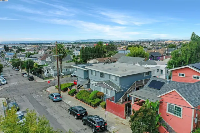 $999,000 | 2105 48th Avenue, Oakland, CA 94601