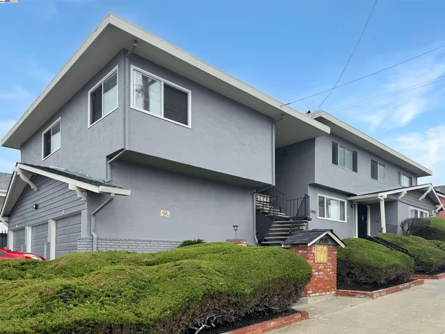 $999,000 | 2105 48th Avenue, Oakland, CA 94601