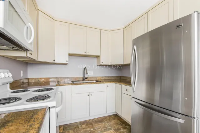 $999,000 | 2105 48th Avenue, Oakland, CA 94601