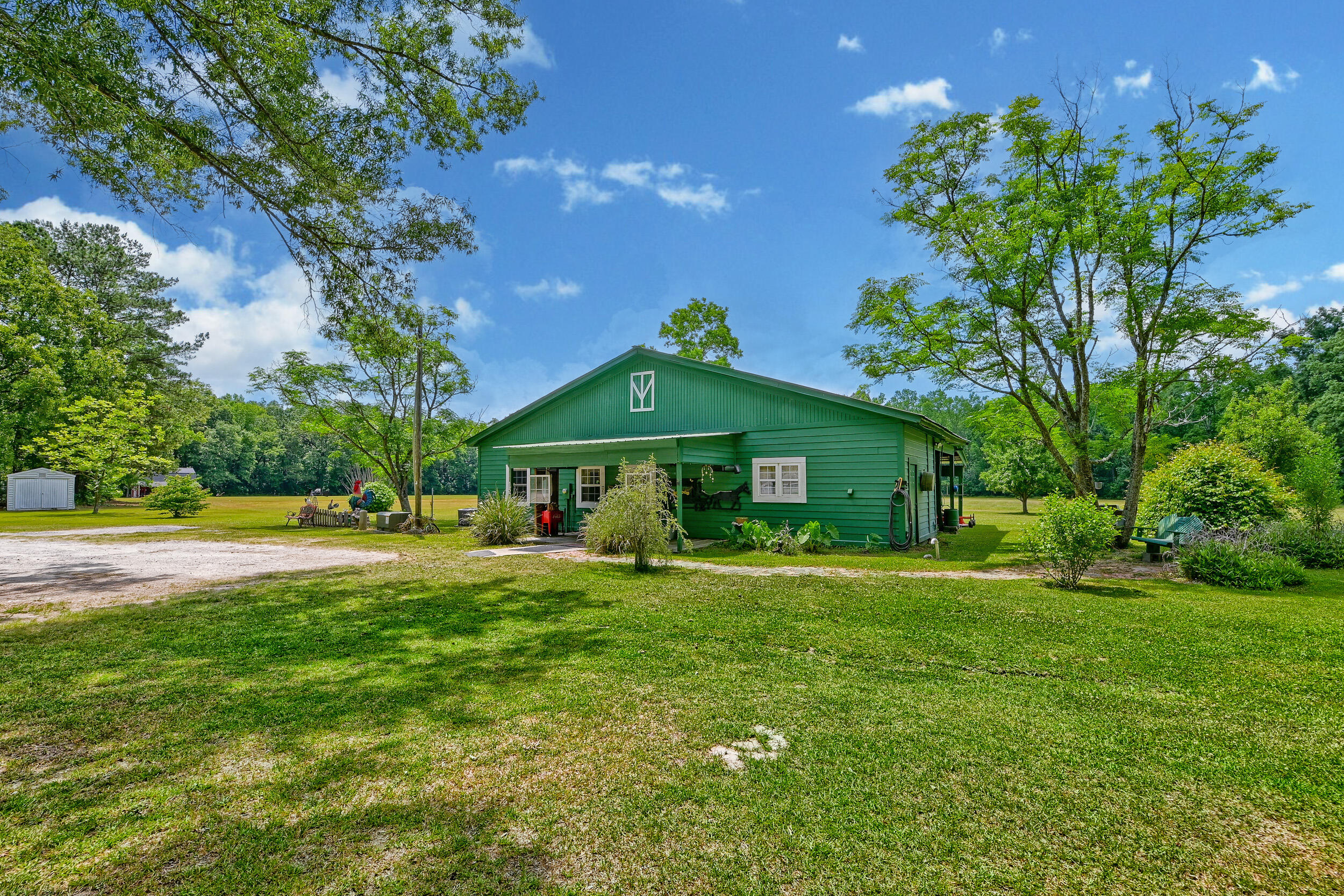157 Gallashaw Road Summerville, SC 29483 - Photo 19 of 90 157 Gallashaw
