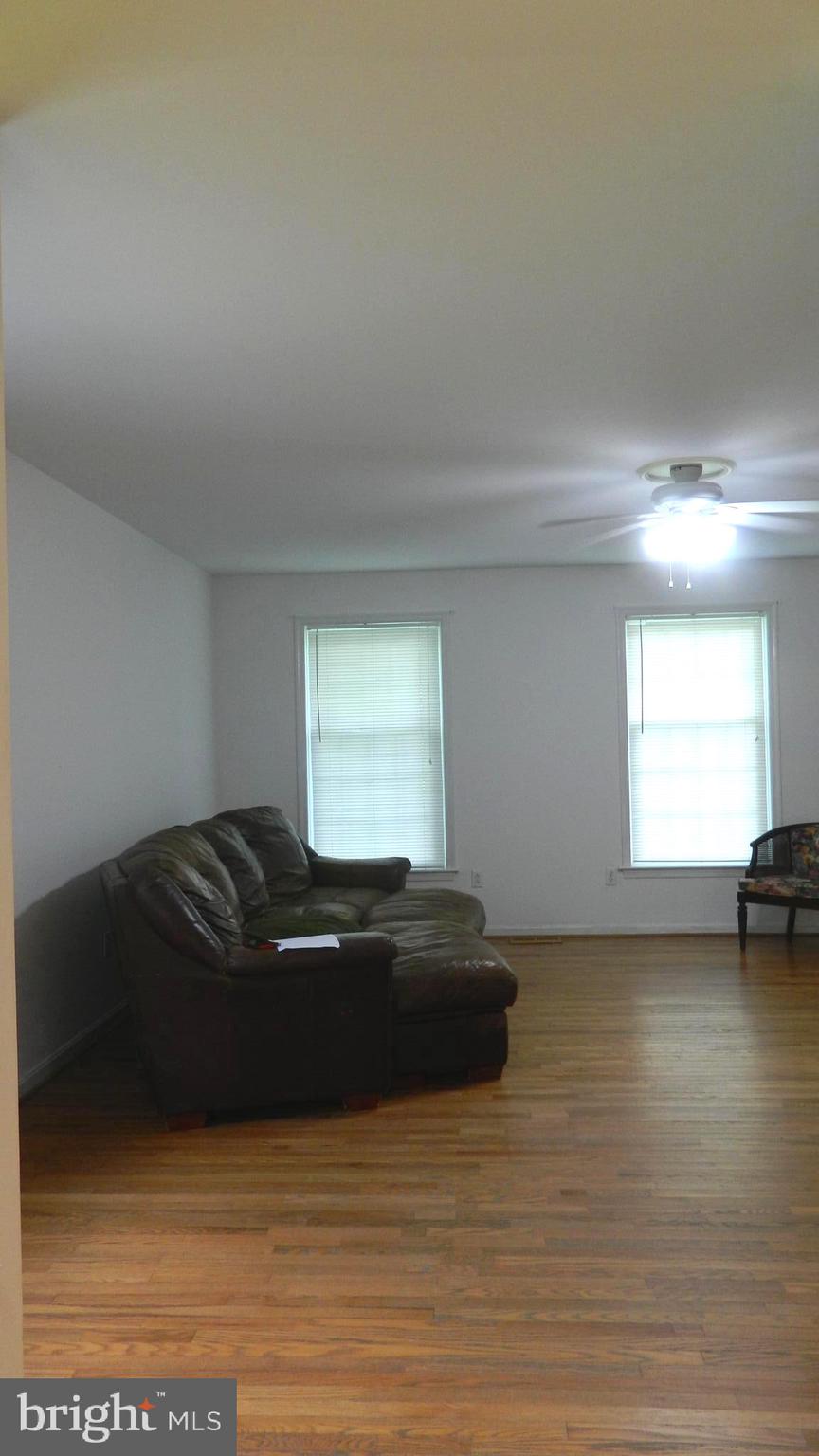 10318 Alms House Road Denton, MD 21629 - Photo 9 of 25 living room