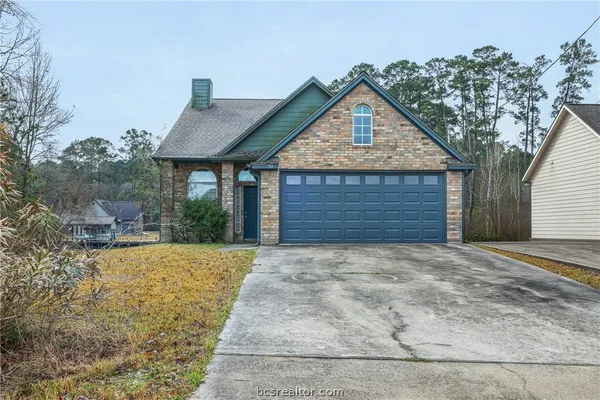 $419,000 | 70 Lakeside Drive, Trinity, TX 75862