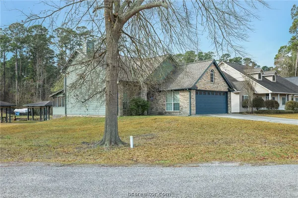 $419,000 | 70 Lakeside Drive, Trinity, TX 75862