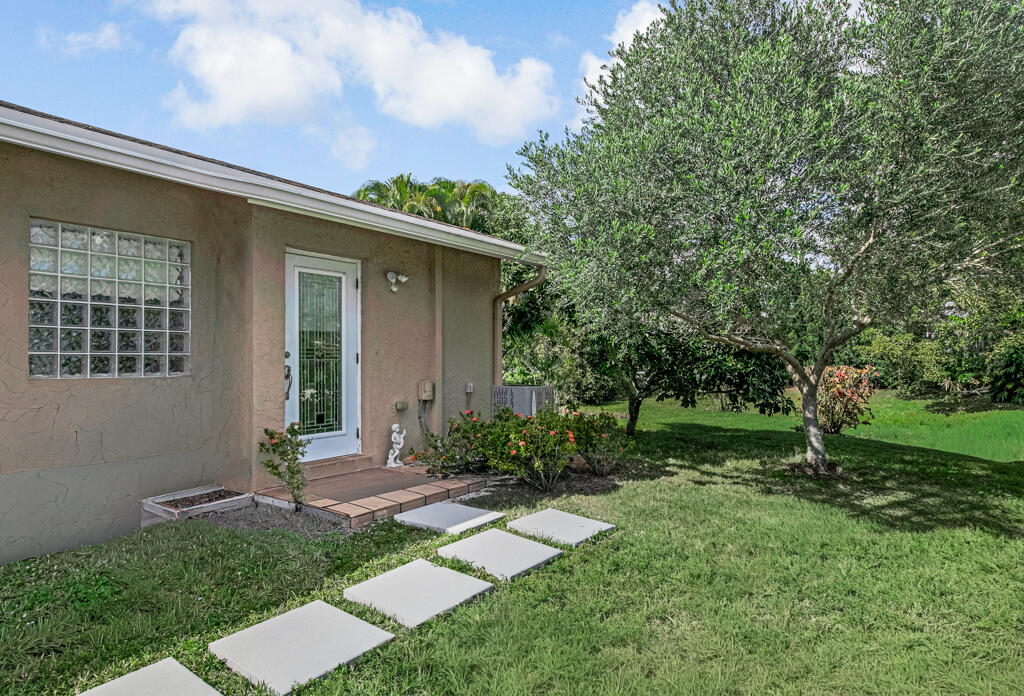 6255 Timberlakes Way Delray Beach, FL 33484 - Photo 8 of 32 08