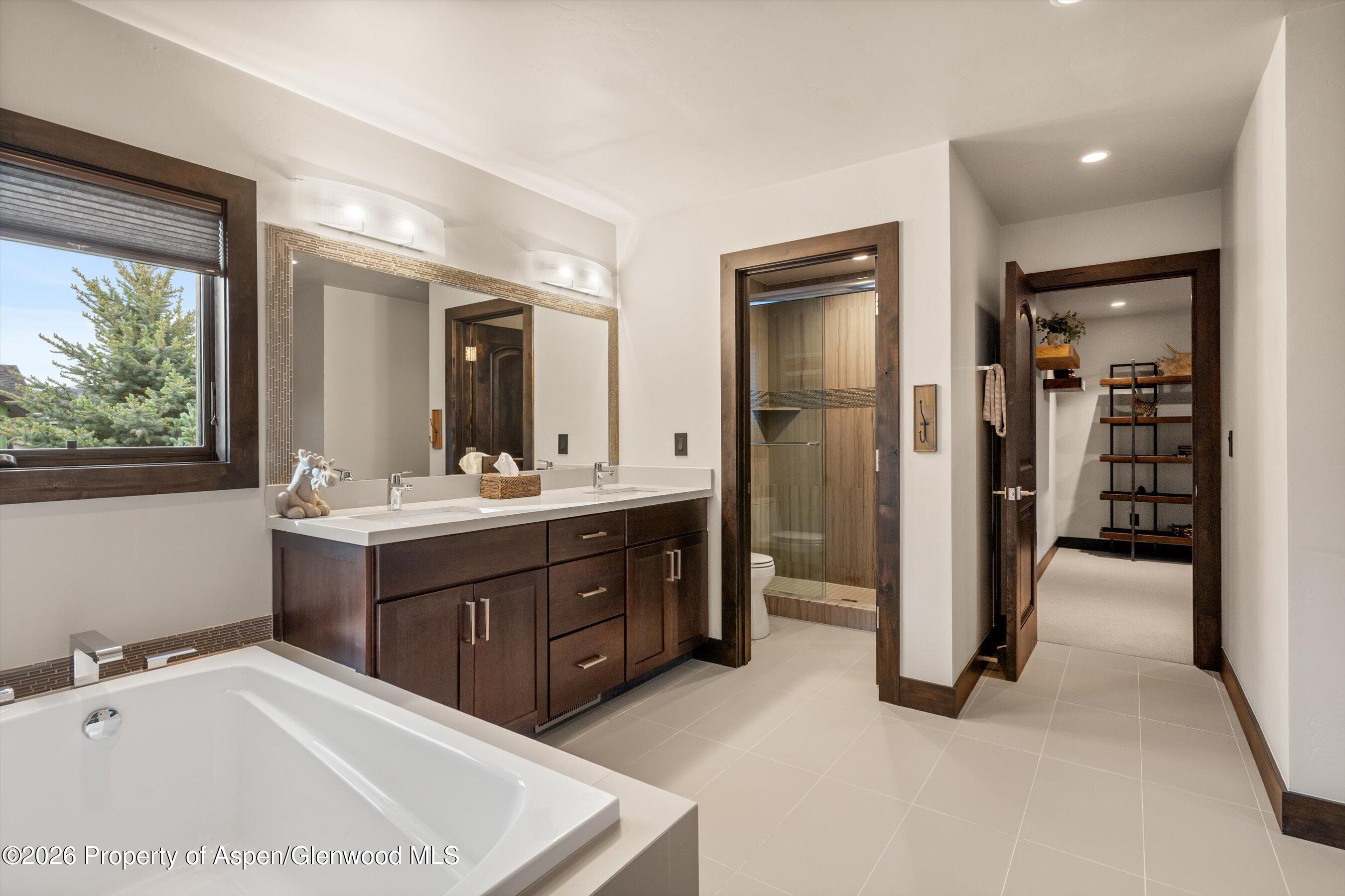 285 Saddleback Road Carbondale, CO 81623 - Photo 40 of 55 Shared bathroom upper level