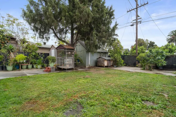 $799,999 | 1320 West 50th Street, Los Angeles, CA 90037