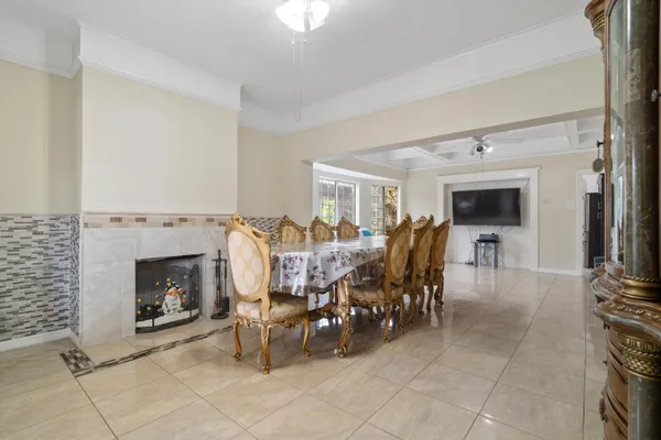 $799,999 | 1320 West 50th Street, Los Angeles, CA 90037