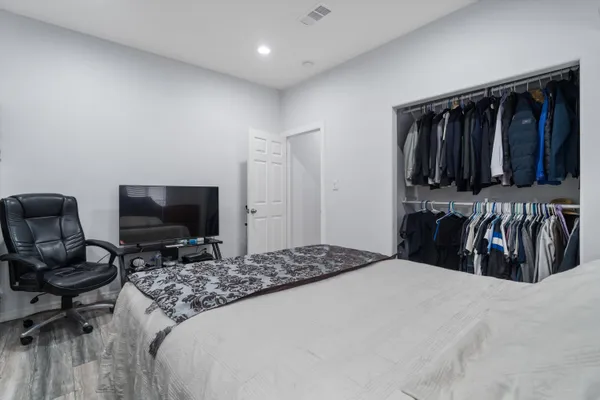 $799,999 | 1320 West 50th Street, Los Angeles, CA 90037