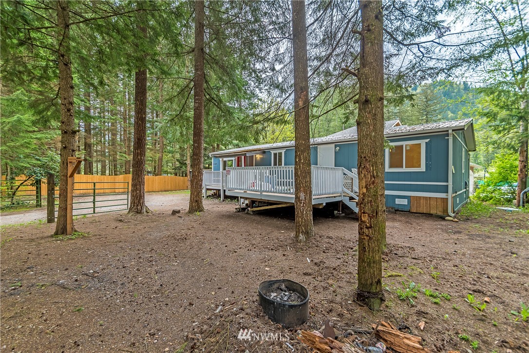 6154 Shamrock Road Maple Falls, WA 98266 - Photo 19 of 20 Gallery Image 19