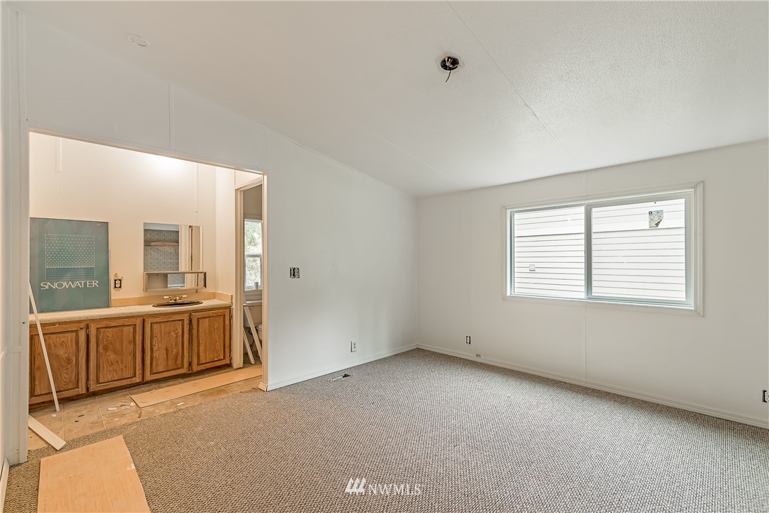 6154 Shamrock Road Maple Falls, WA 98266 - Photo 8 of 20 Gallery Image 8