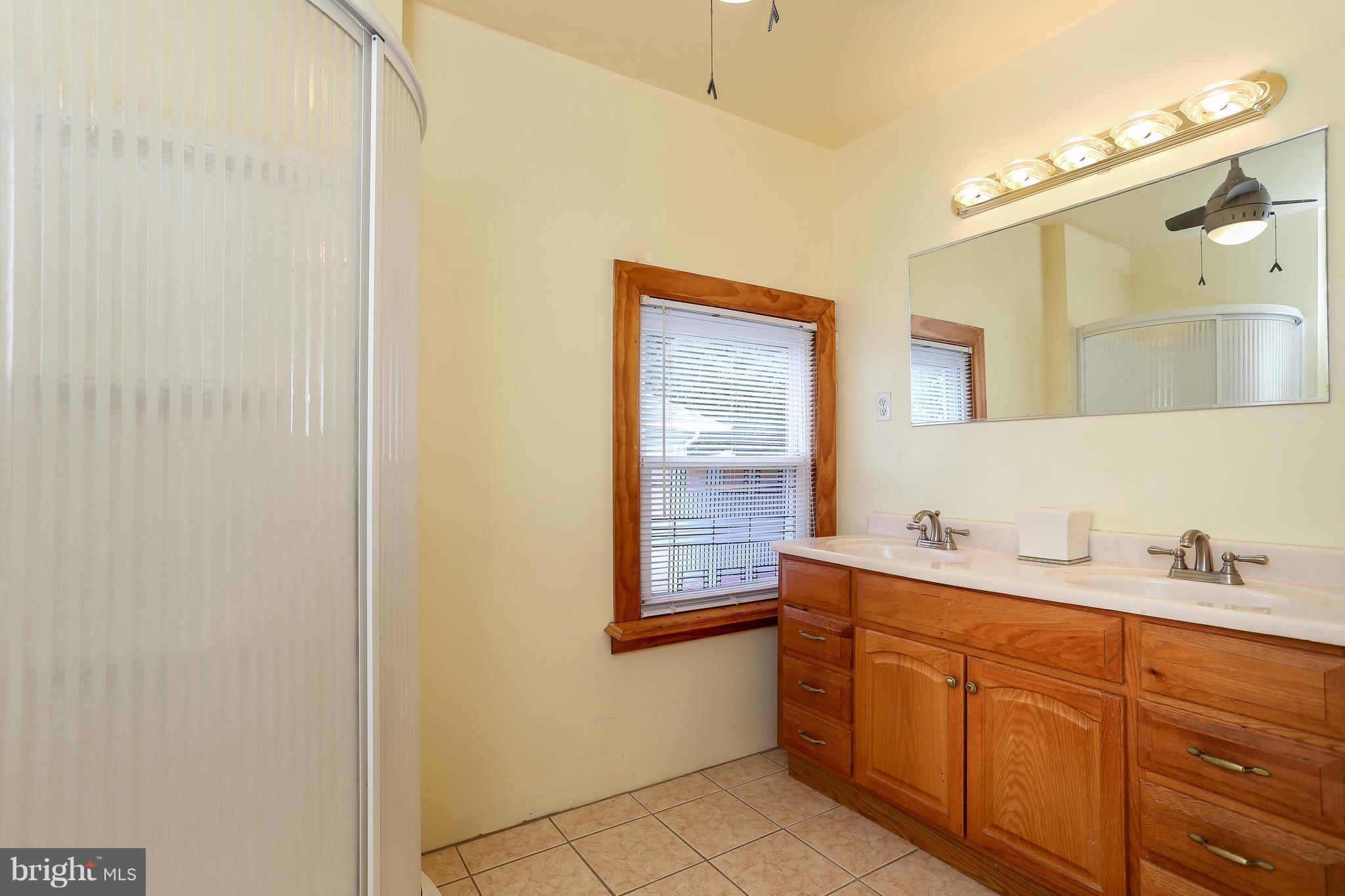 3705 Cedardale Road Baltimore, MD 21215 - Photo 20 of 30 Bath