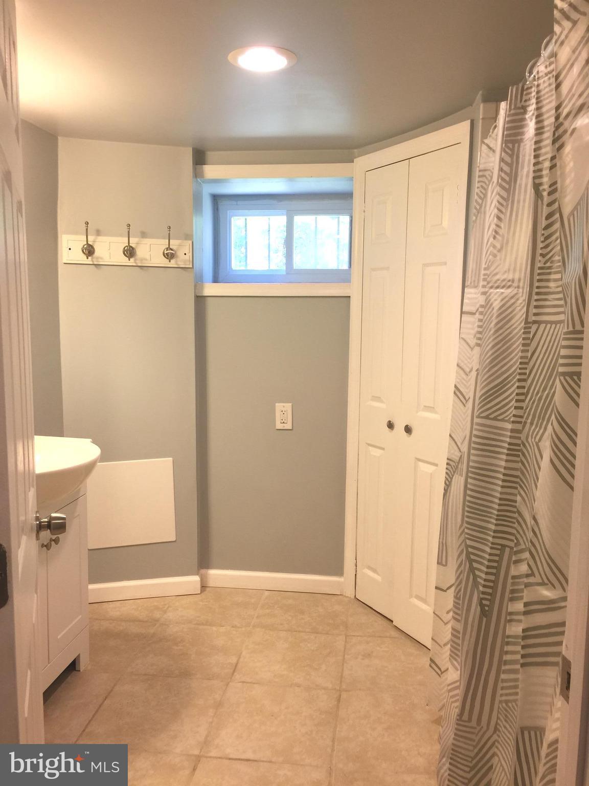 3705 Cedardale Road Baltimore, MD 21215 - Photo 29 of 30 Bath