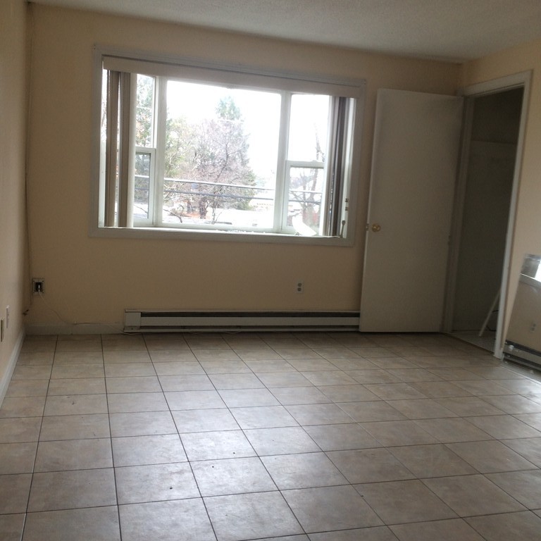 19 Hope Street Springfield, MA 01119 - Photo 2 of 5
