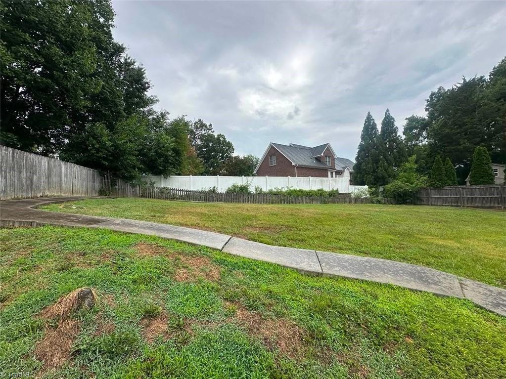2308 Leeds Avenue High Point, NC 27265 - Photo 19 of 25