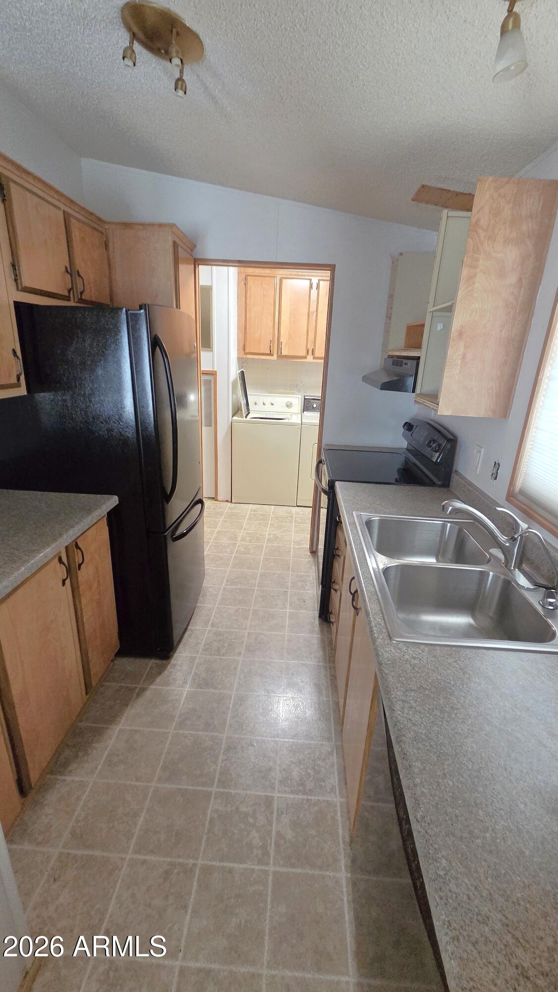 652 South Ellsworth Road, Unit 147 Mesa, AZ 85208 - Photo 20 of 32 20260822_135640