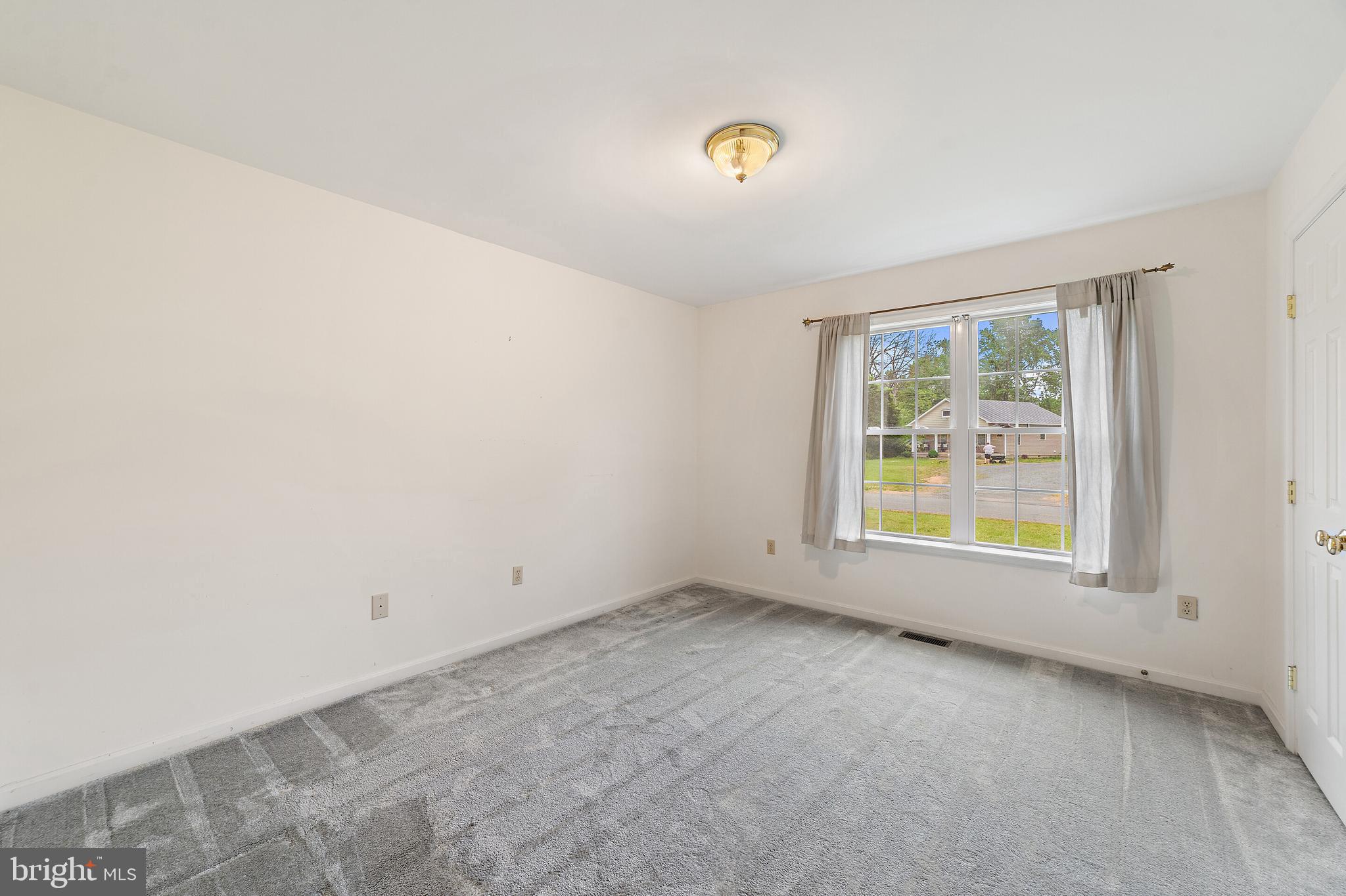 302 North Duey Road Remington, VA 22734 - Photo 19 of 34 roomy front bedroom