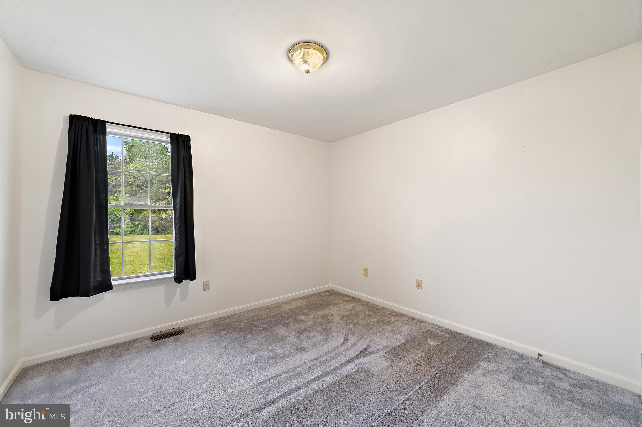 302 North Duey Road Remington, VA 22734 - Photo 20 of 34 large rear bedroom