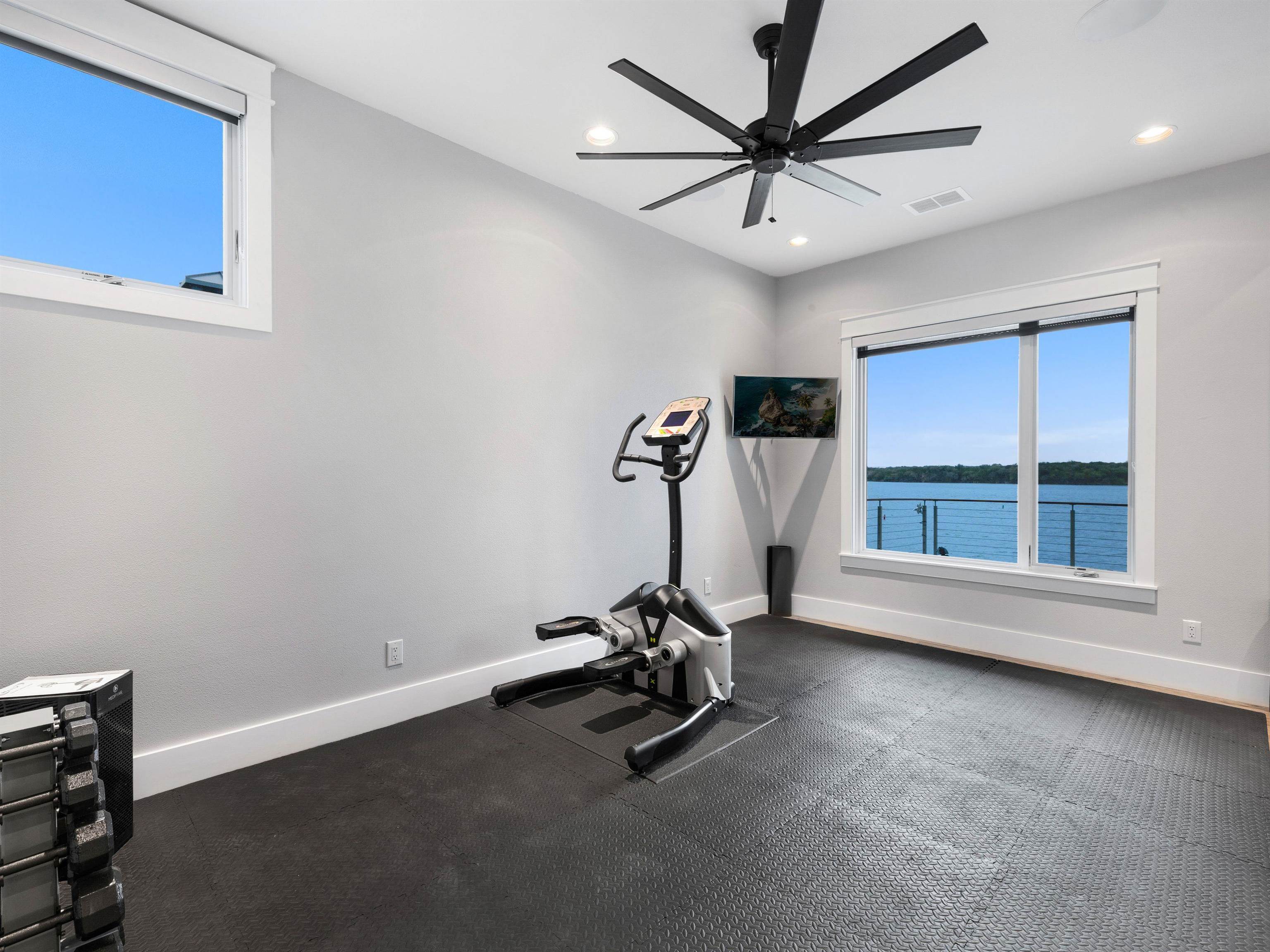 107 Paradise Point Kingsland, TX 78639 - Photo 18 of 40 a view of a room with gym equipment