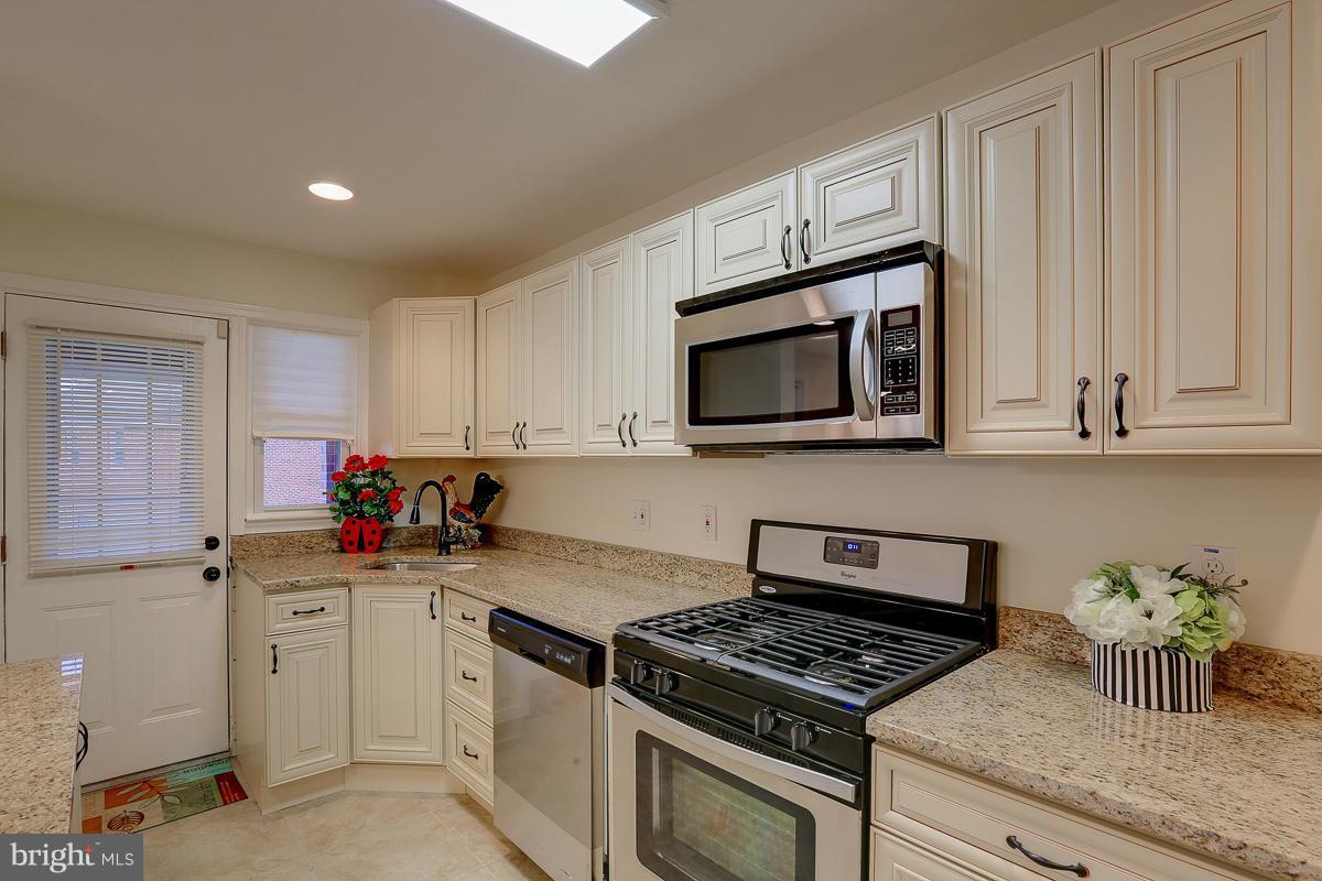 8443 Pleasant Plains Road Baltimore, MD 21286 - Photo 17 of 29 Kitchen