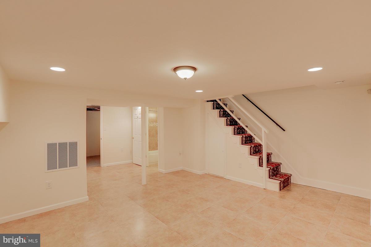 8443 Pleasant Plains Road Baltimore, MD 21286 - Photo 20 of 29 Family Room