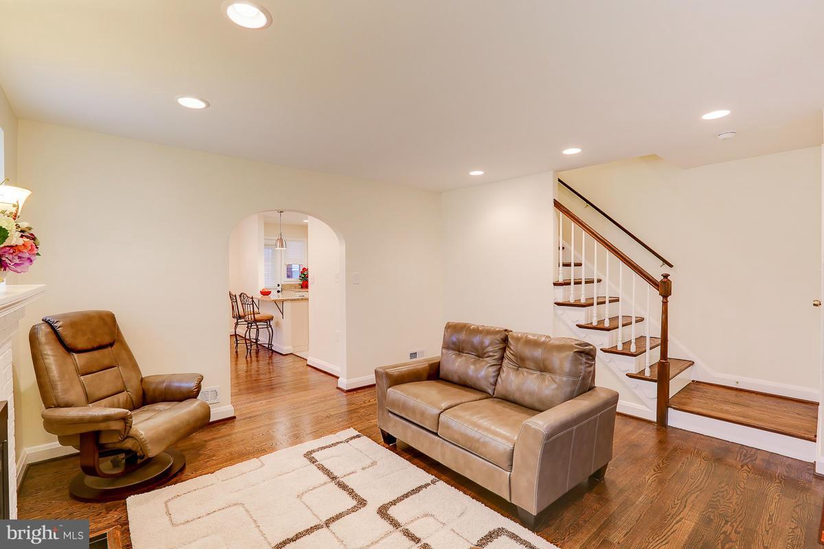 8443 Pleasant Plains Road Baltimore, MD 21286 - Photo 7 of 29 Living Room