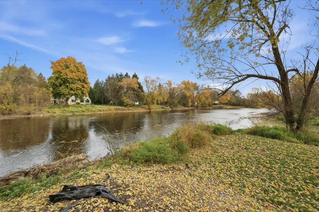 $799,000 | 10038 North Cedarburg Road, Mequon, WI 53092