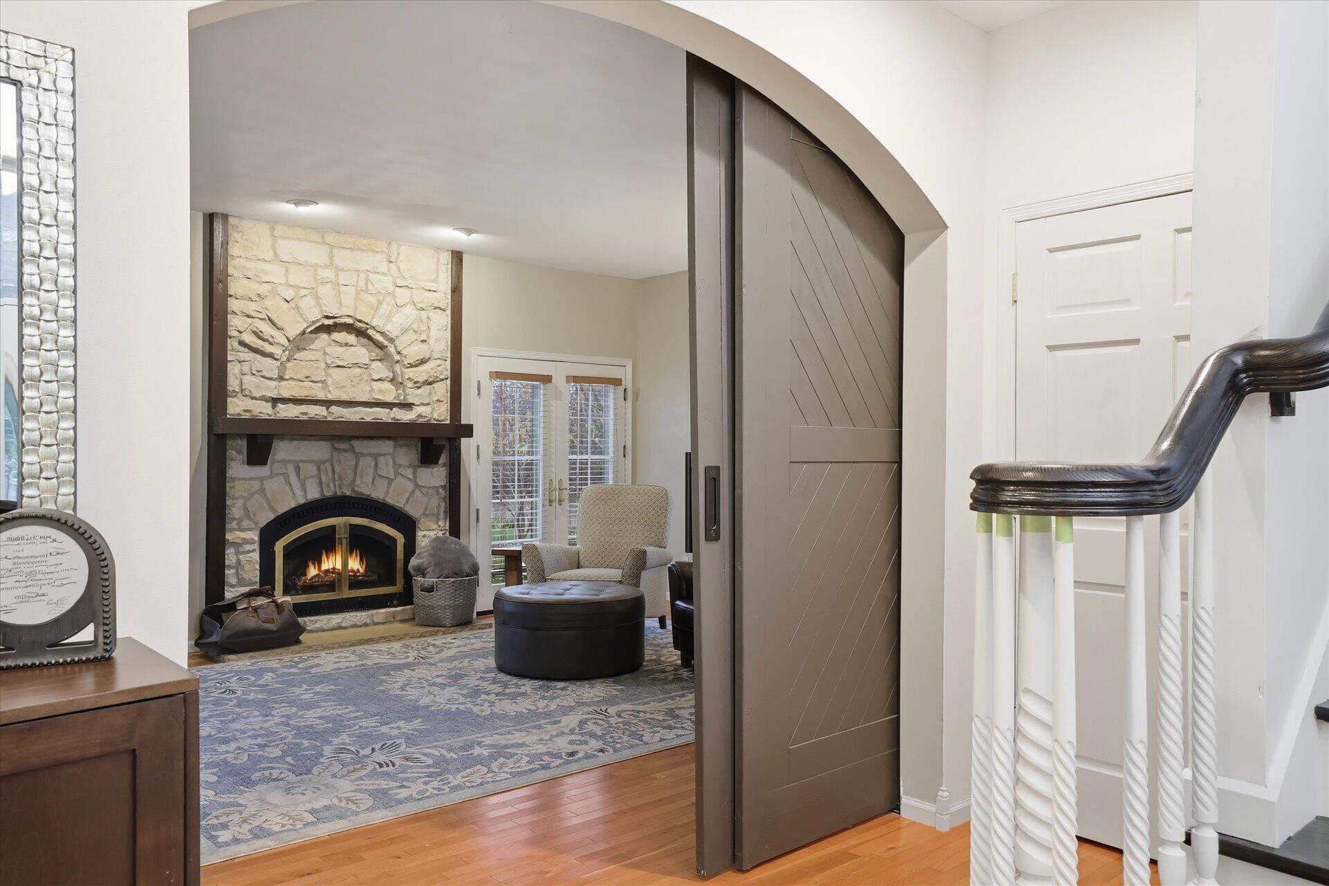 10038 North Cedarburg Road Mequon, WI 53092 - Photo 14 of 82 Foyer