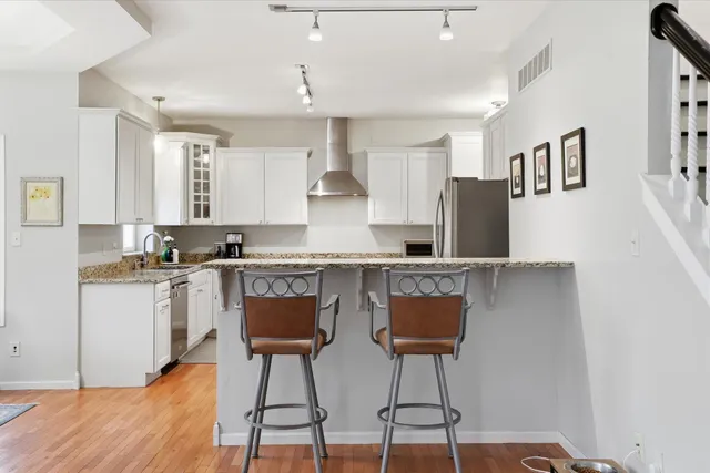 $799,000 | 10038 North Cedarburg Road, Mequon, WI 53092