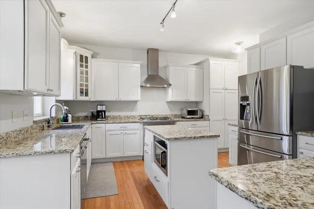 $799,000 | 10038 North Cedarburg Road, Mequon, WI 53092