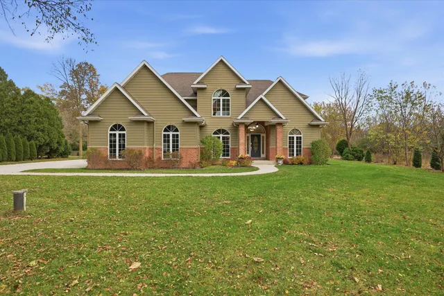 $799,000 | 10038 North Cedarburg Road, Mequon, WI 53092