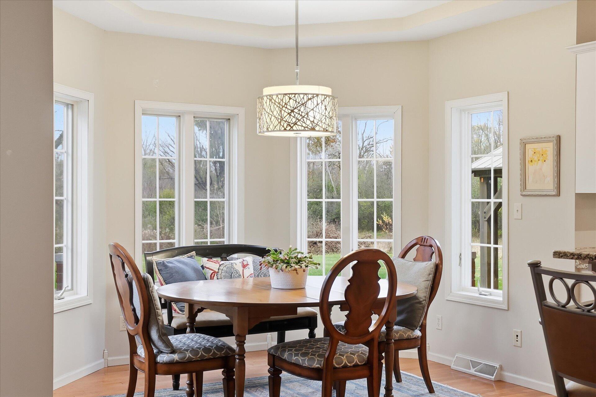 10038 North Cedarburg Road Mequon, WI 53092 - Photo 27 of 82 Eat-In