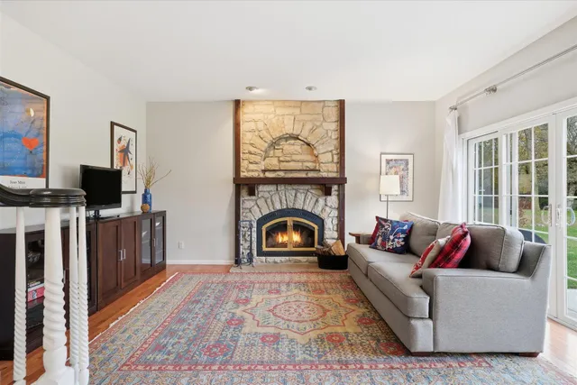 $799,000 | 10038 North Cedarburg Road, Mequon, WI 53092