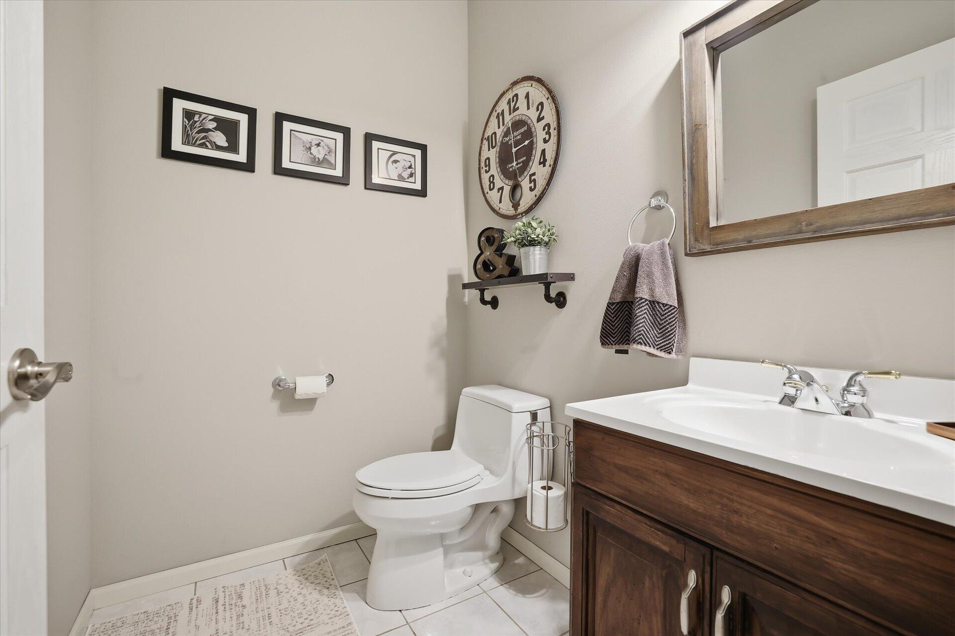 10038 North Cedarburg Road Mequon, WI 53092 - Photo 30 of 82 Bathroom