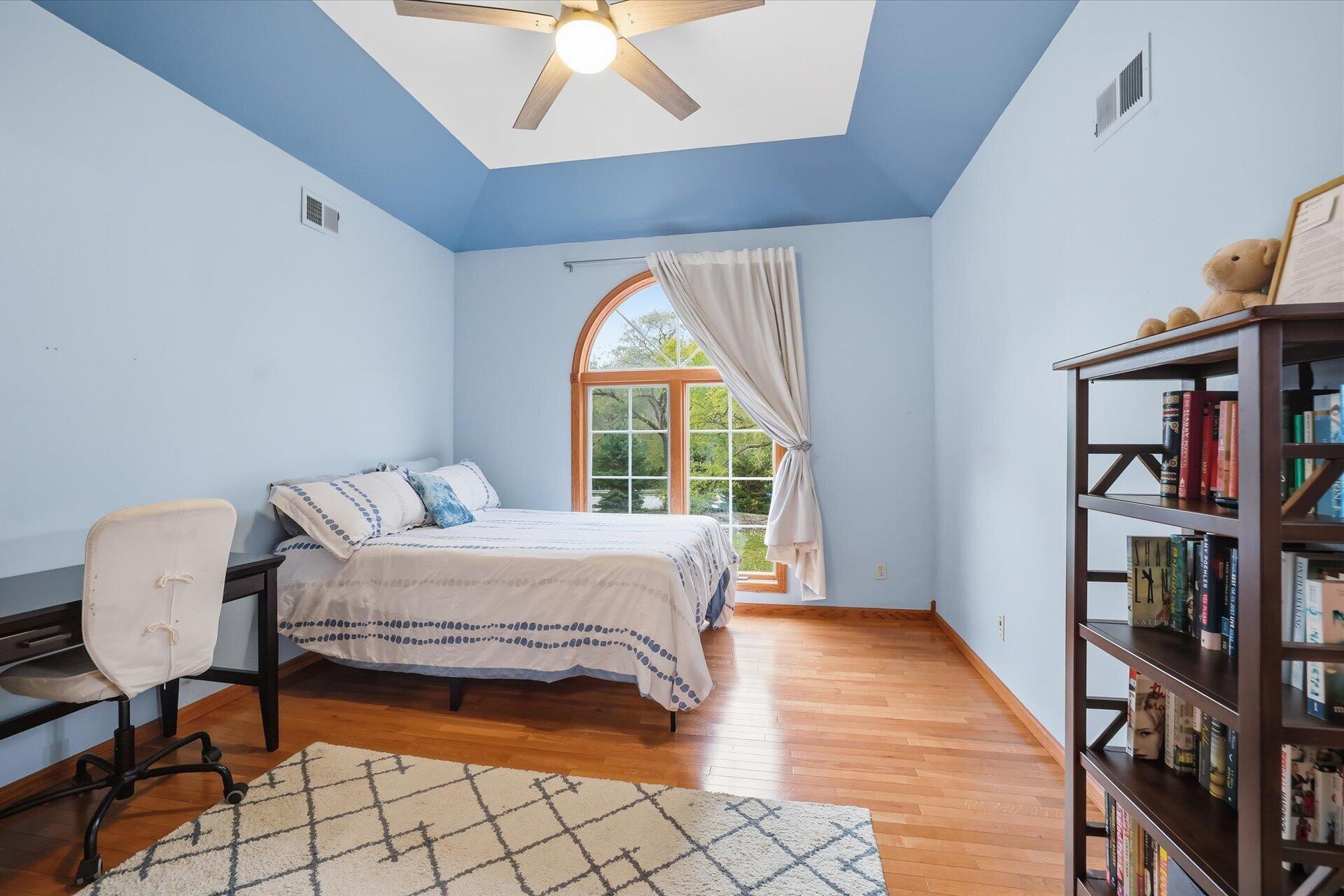 10038 North Cedarburg Road Mequon, WI 53092 - Photo 39 of 82 Bedroom