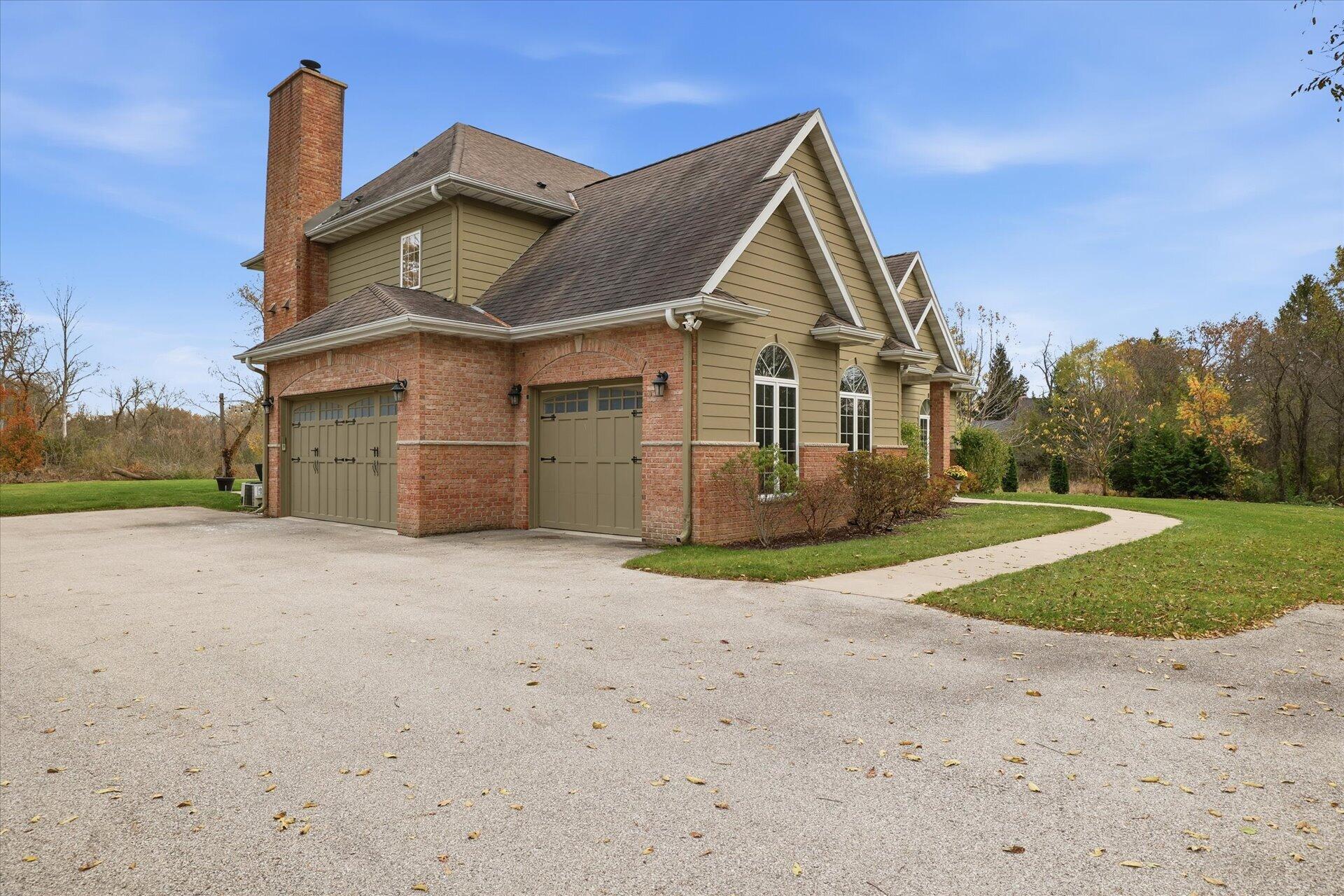 10038 North Cedarburg Road Mequon, WI 53092 - Photo 3 of 82 10038 N Cedarburg Rd20_ACAM2183