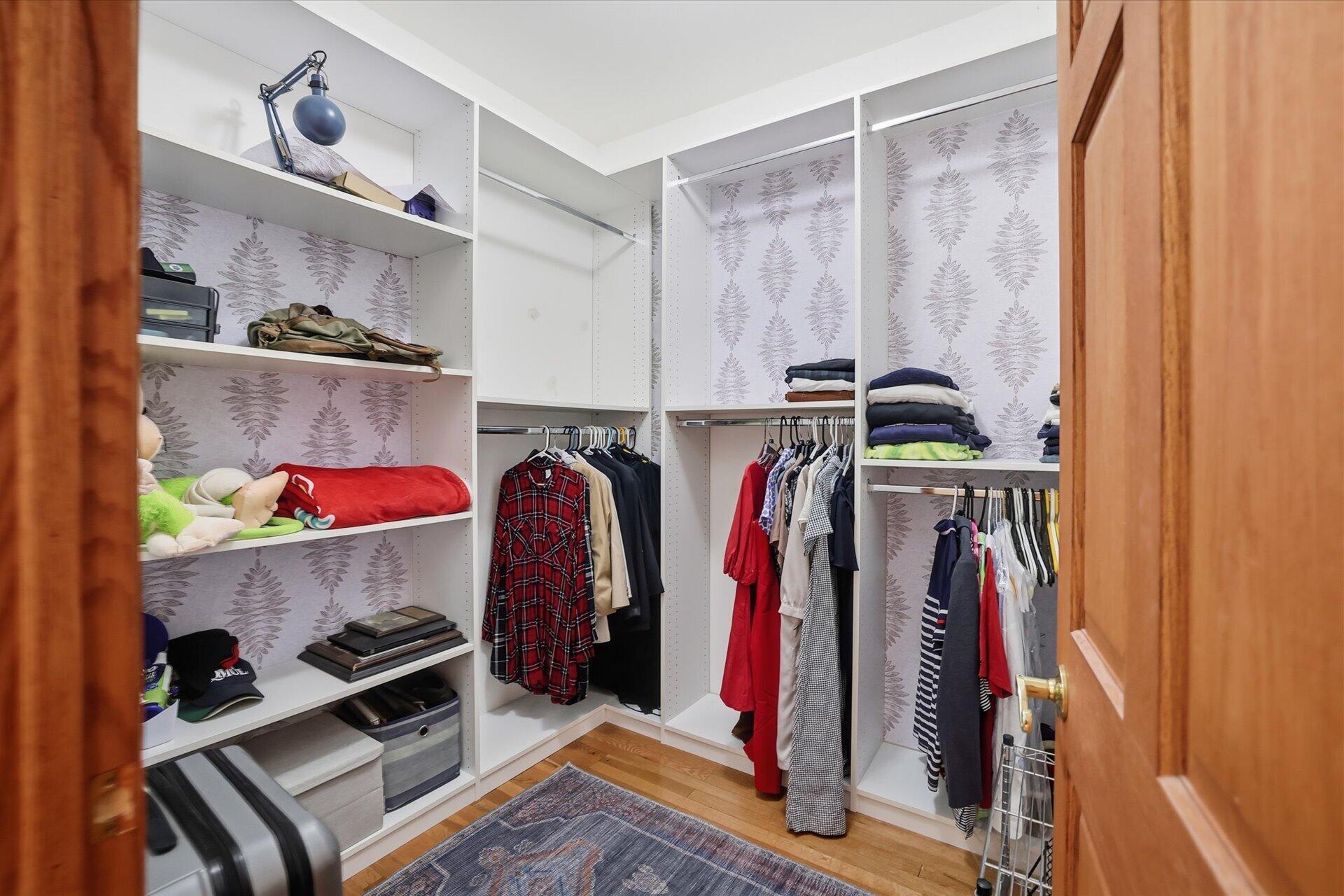 10038 North Cedarburg Road Mequon, WI 53092 - Photo 46 of 82 Walk-In